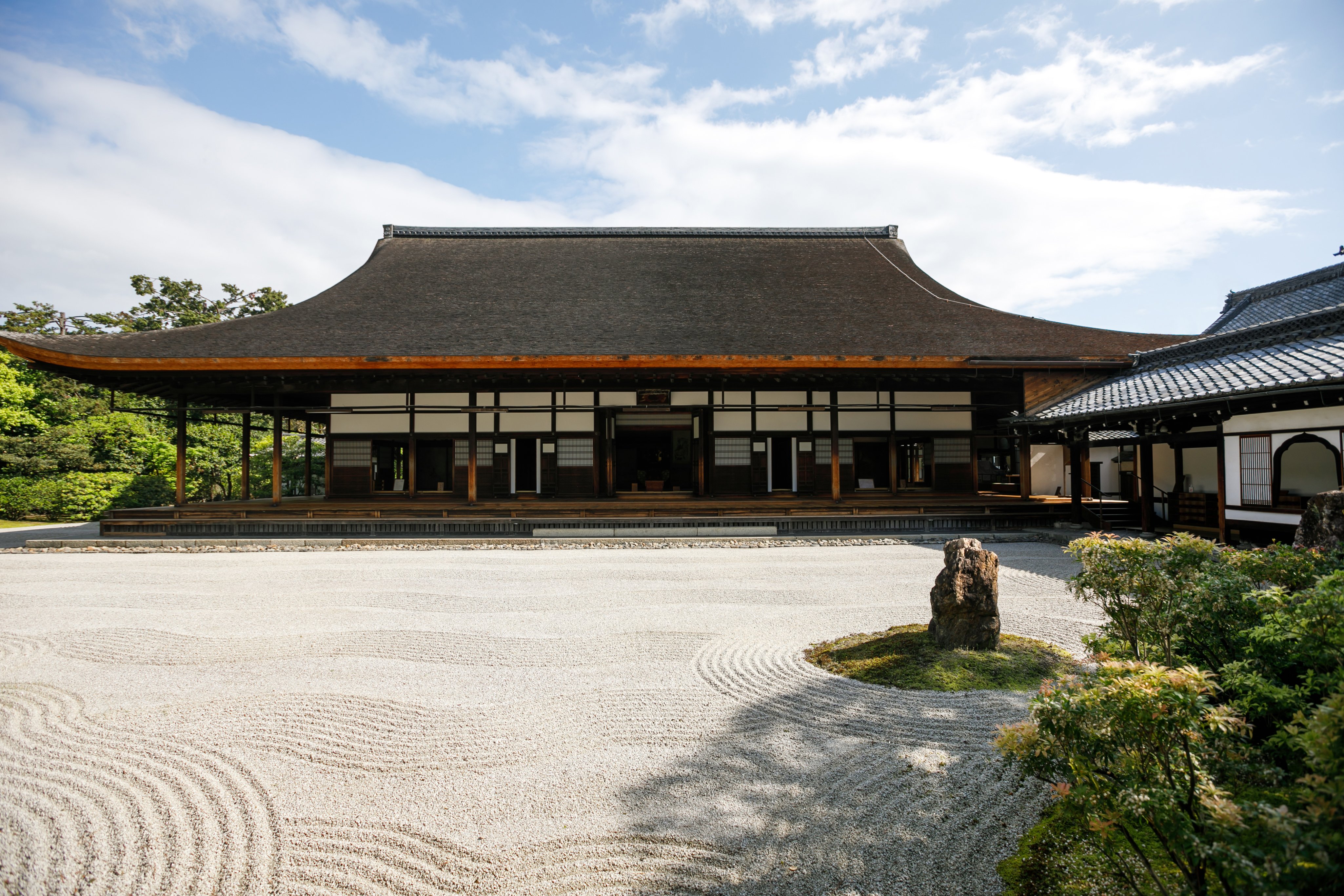 京都「建仁寺×アカガネリゾート」僧侶の解説付きで巡る月1回限定の特別拝観＆和モダン邸宅でディナー